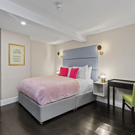 London'S Boutique Studio Екстер'єр фото