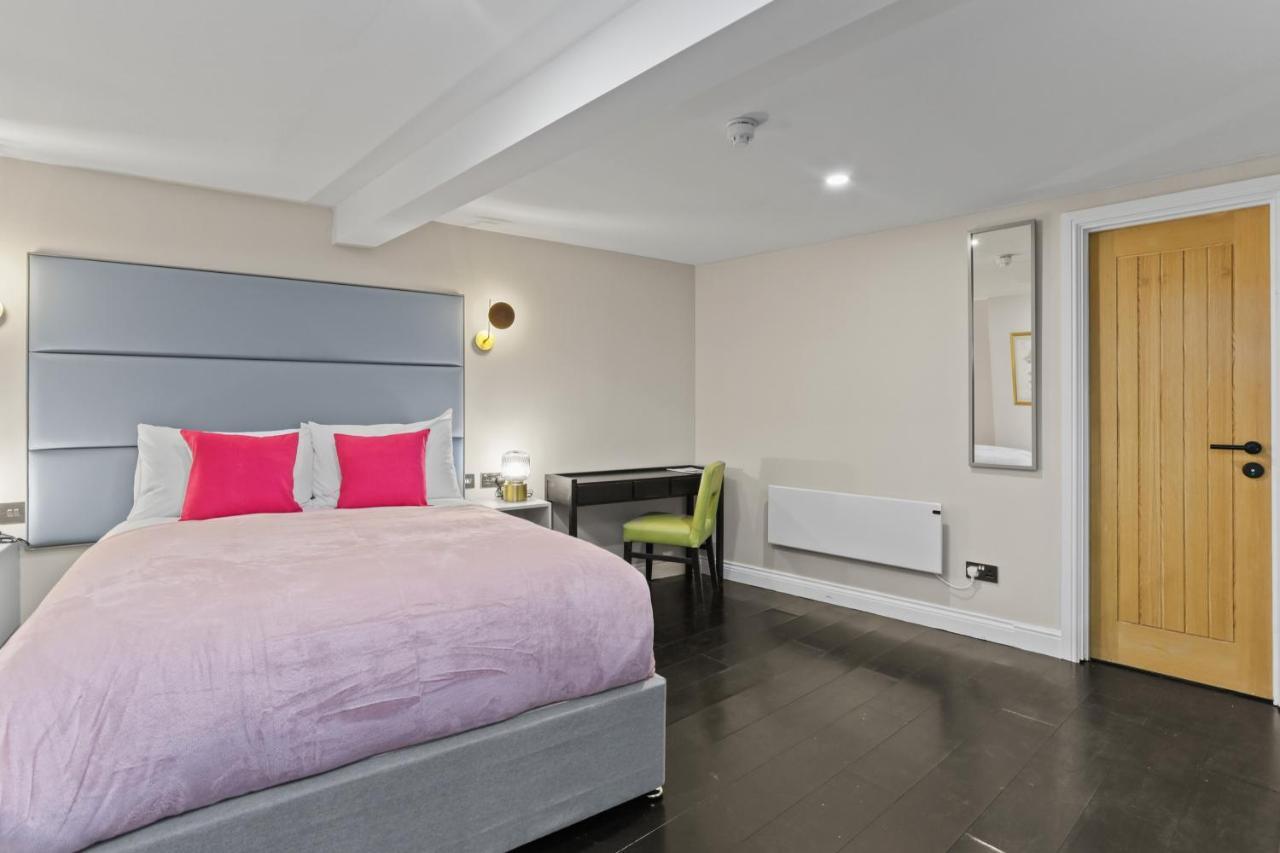 London'S Boutique Studio Екстер'єр фото
