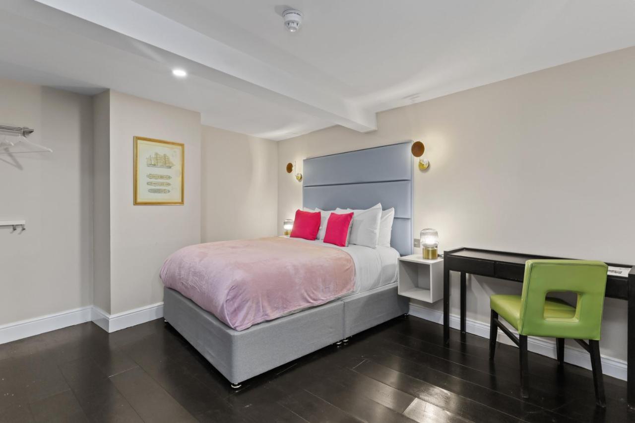 London'S Boutique Studio Екстер'єр фото