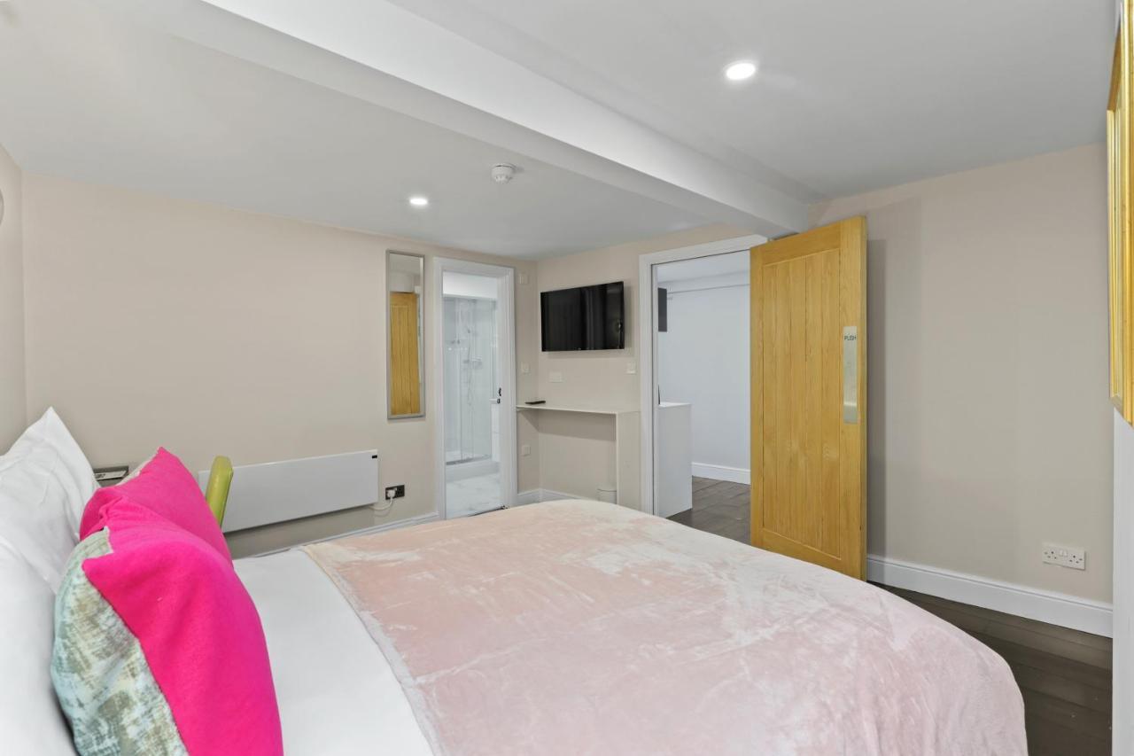 London'S Boutique Studio Екстер'єр фото