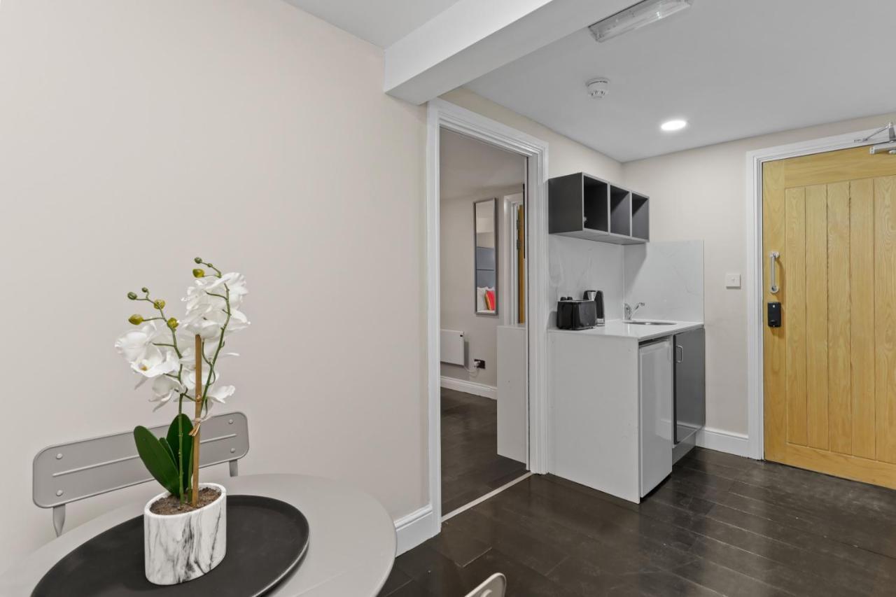 London'S Boutique Studio Екстер'єр фото