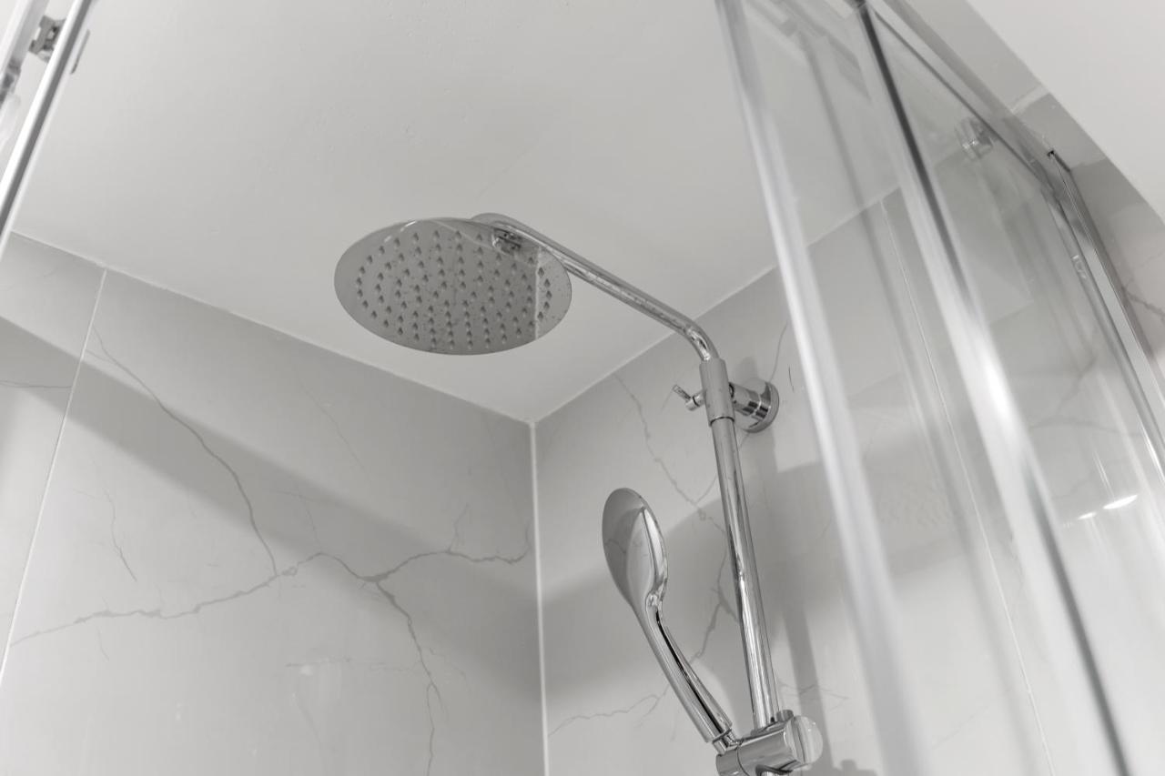 London'S Boutique Studio Екстер'єр фото